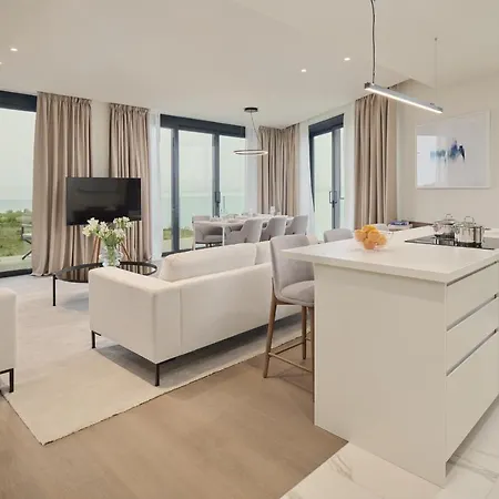 Petram & Residences Lägenhetshotell 4*