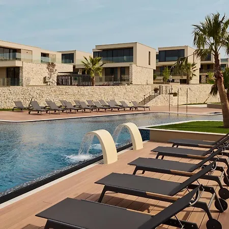 Petram & Residences 4*