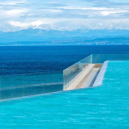 Petram & Residences アパートホテル 4*