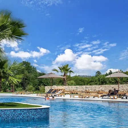 アパートホテル Petram & Residences 4*