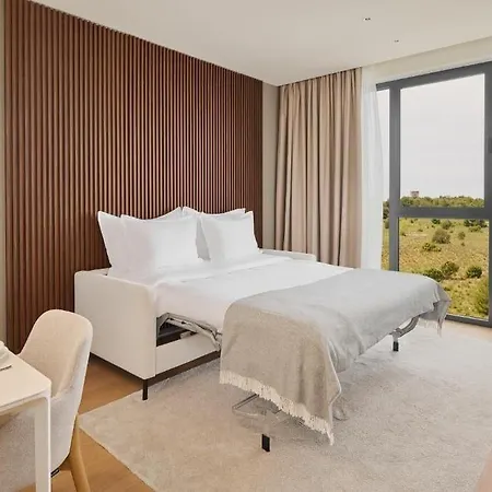Апарт-отель Petram & Residences 4*