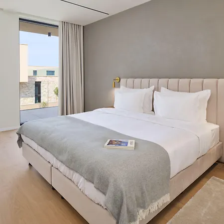 Апарт-отель Petram & Residences
