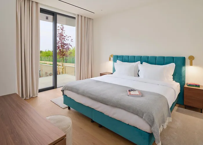 Aparthotel Petram & Residences 4*