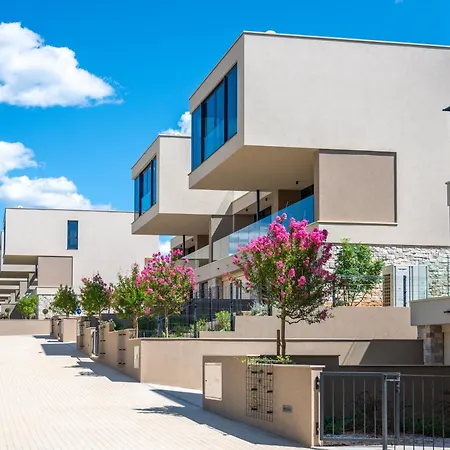 Petram & Residences Aparthotel