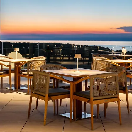 Aparthotel Petram & Residences 4*
