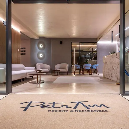 Aparthotel Petram & Residences 4*