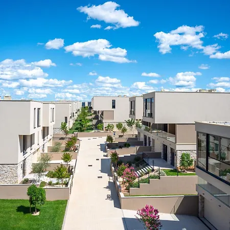 Petram & Residences