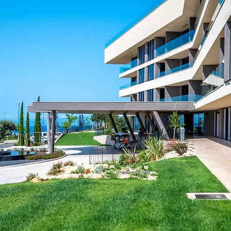 Petram & Residences Aparthotel