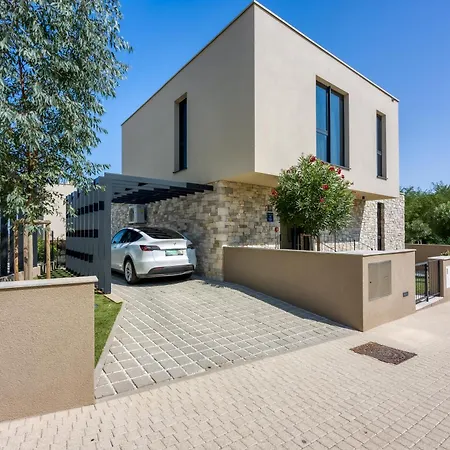 Petram & Residences