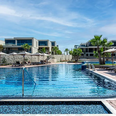 Petram & Residences Aparthotel 4*
