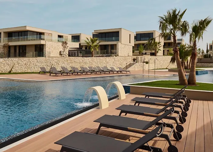Petram & Residences 4*